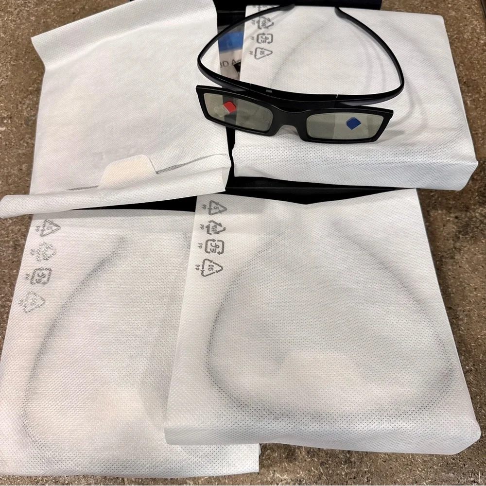 New In Box (4) Samsung Smart TV SSG-5100GB 3D Active Glasses